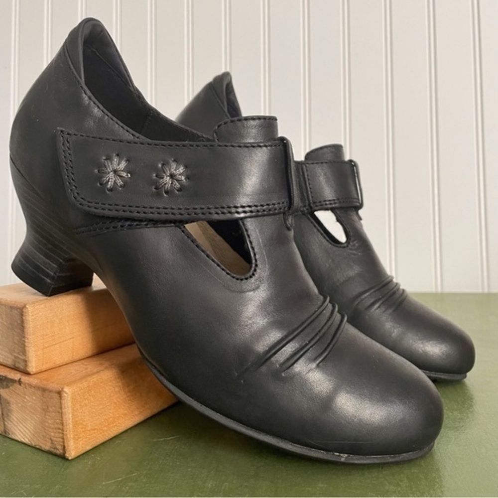 Elegant Black Women's Shoes